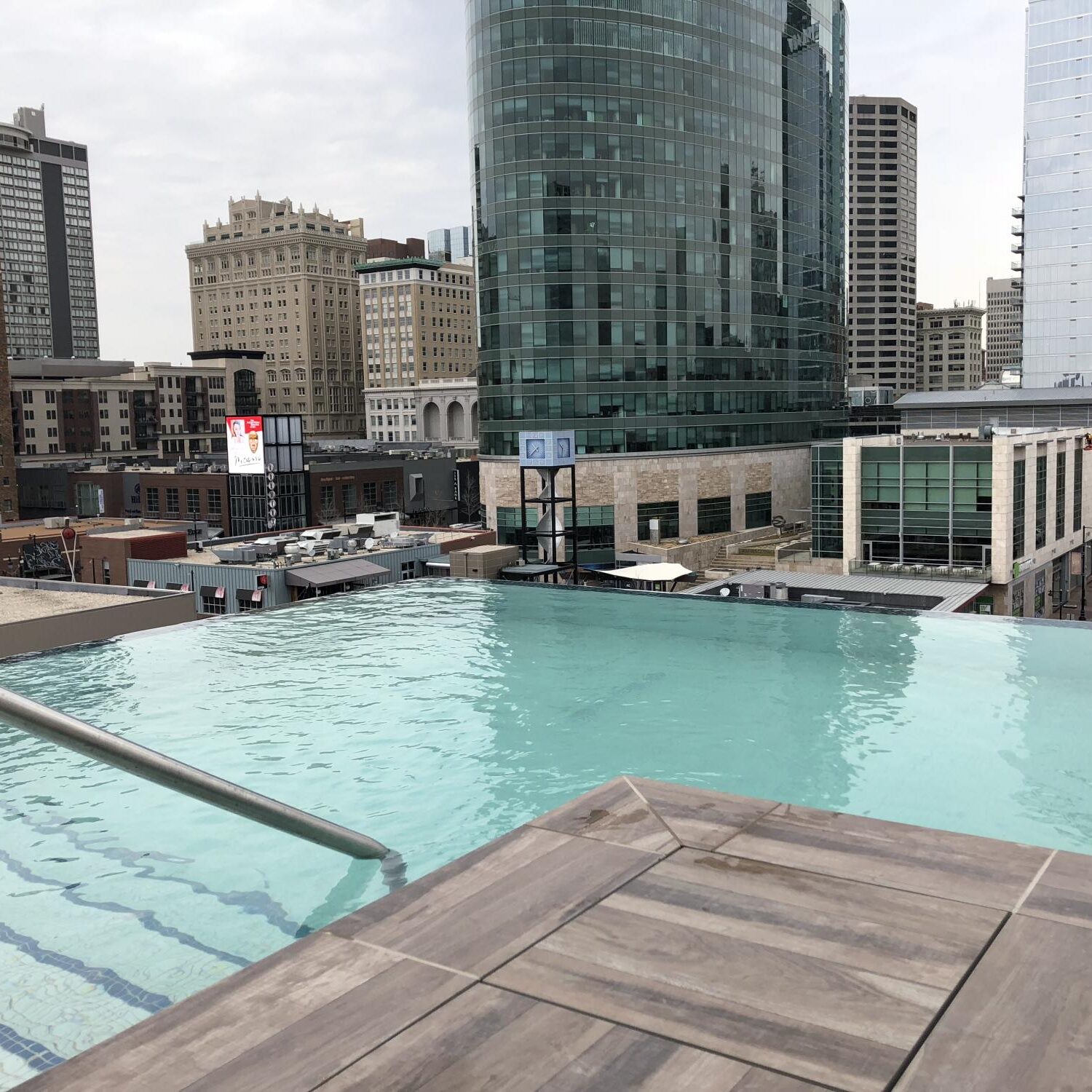 Two Light Apartments Gallery 7