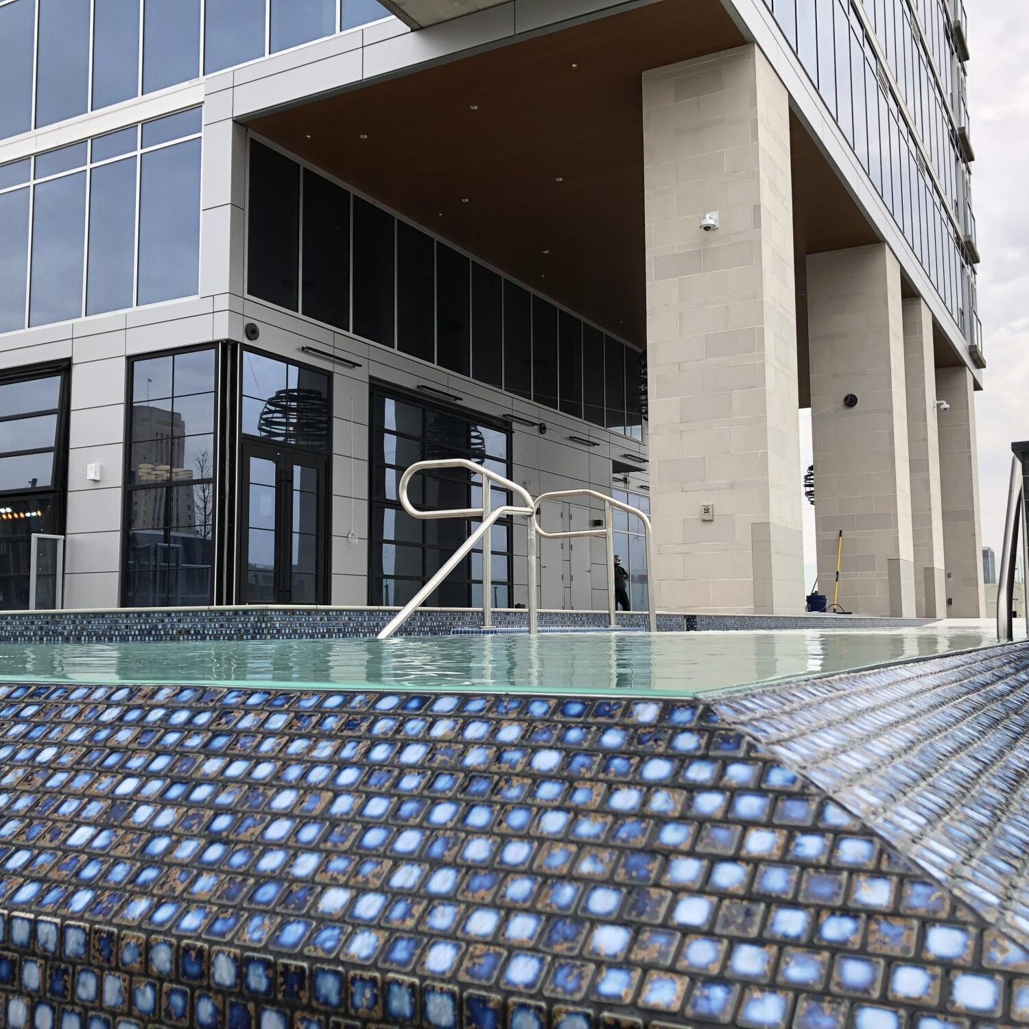 Two Light Apartments Gallery 8